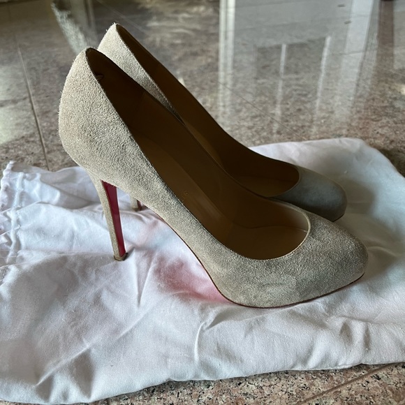 Christian Louboutin Grey suede pumps - Picture 6 of 7